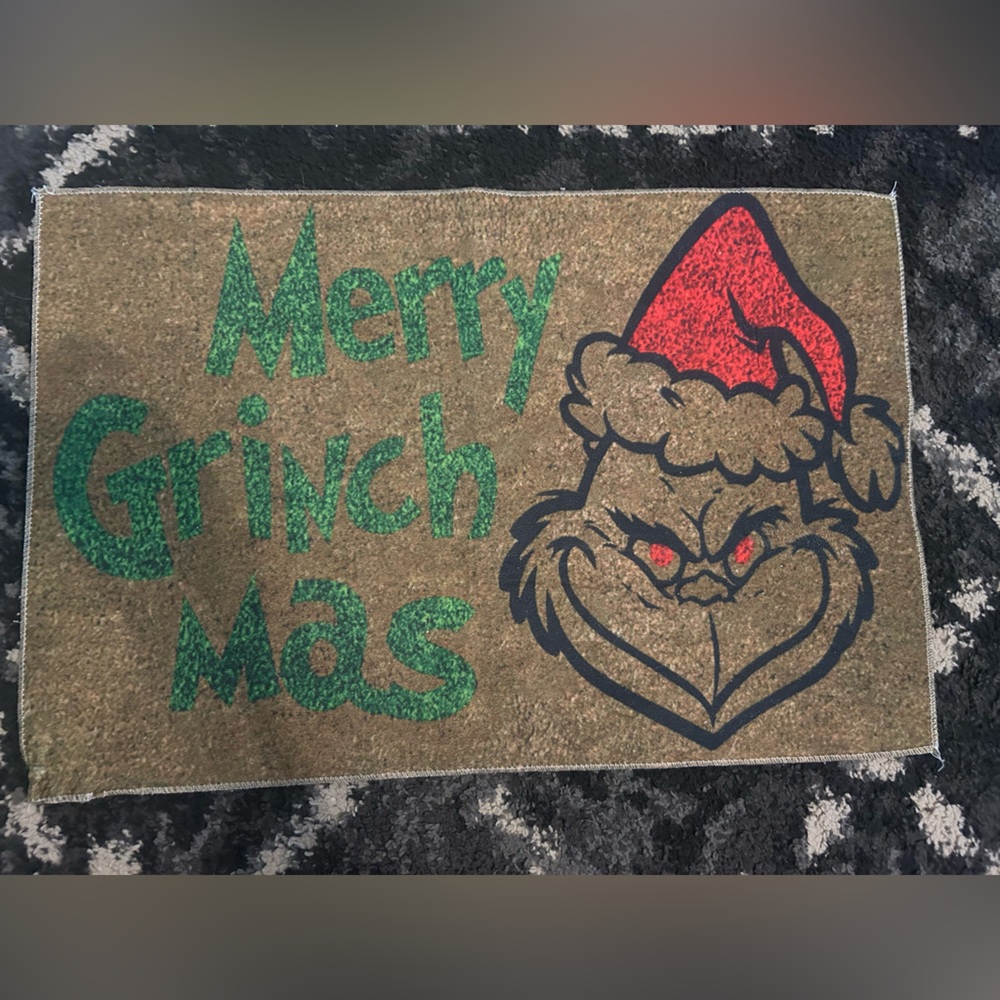 Merry Grinchmas pet mat